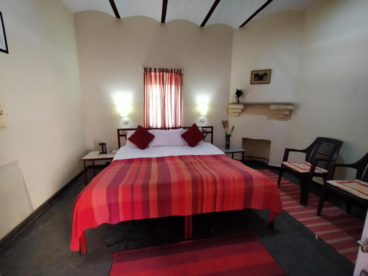 Naurang Yatri Niwas Hotel Garli Buitenkant foto