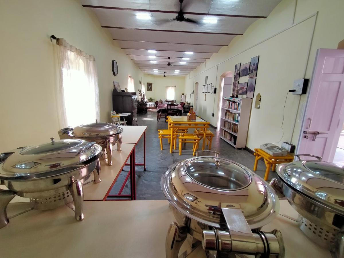 Naurang Yatri Niwas Hotel Garli Buitenkant foto