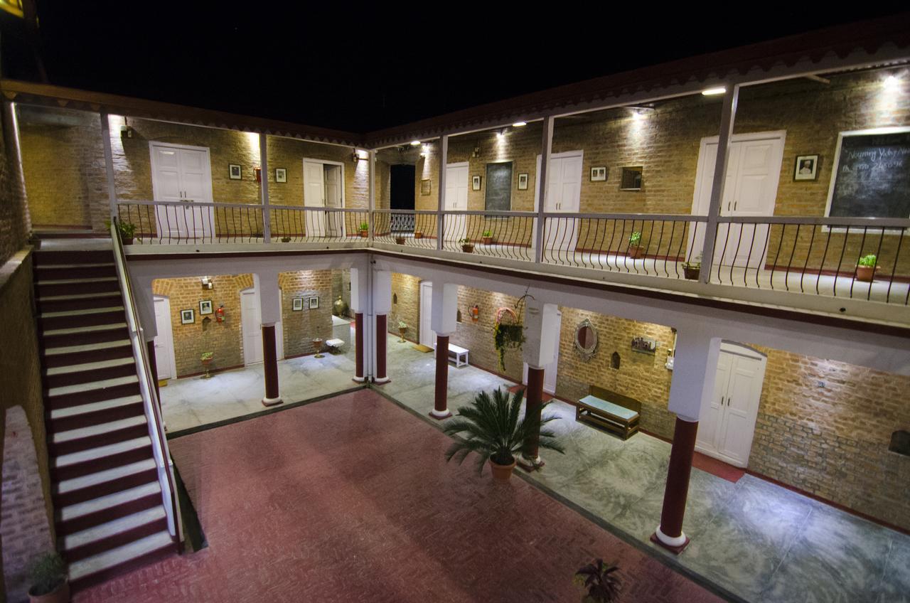 Naurang Yatri Niwas Hotel Garli Buitenkant foto