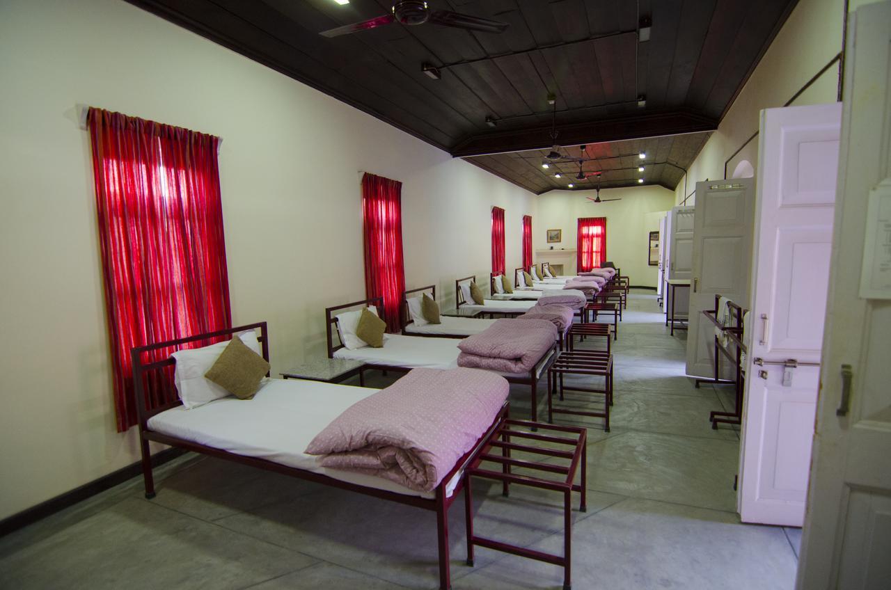 Naurang Yatri Niwas Hotel Garli Buitenkant foto