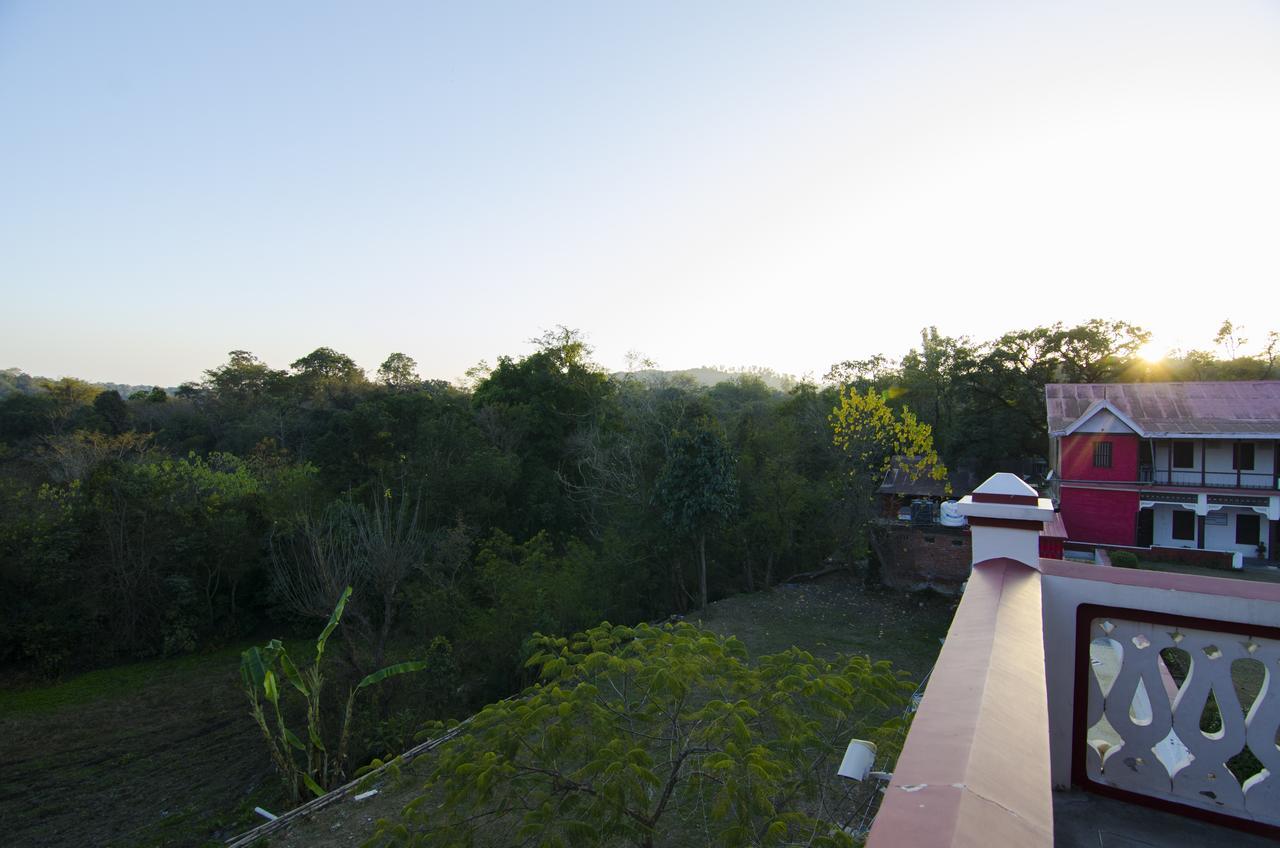 Naurang Yatri Niwas Hotel Garli Buitenkant foto