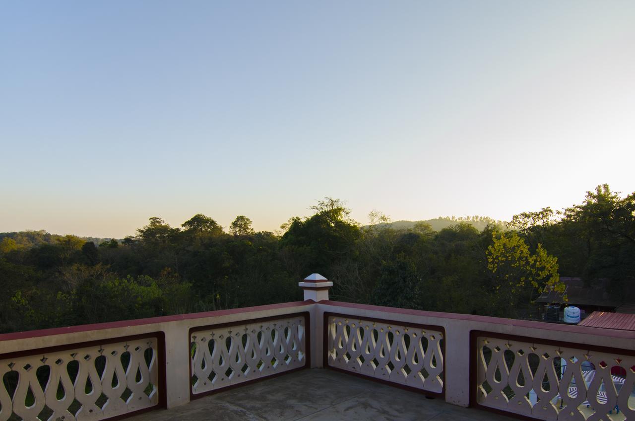 Naurang Yatri Niwas Hotel Garli Buitenkant foto